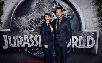 Bryce Dallas Howard (L) and Chris Pratt attend the Universal Pictures' 'Jurassic World' premiere at the Dolby Theatre on June 9, 2015 in Hollywood, California.