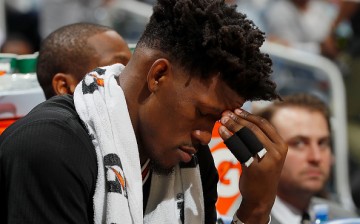 Jimmy Butler of the Chicago Bulls reacts during the final minutes of their 102-93 loss to the Atlanta Hawks at Philips Arena on January 20, 2017 in Atlanta, Georgia.