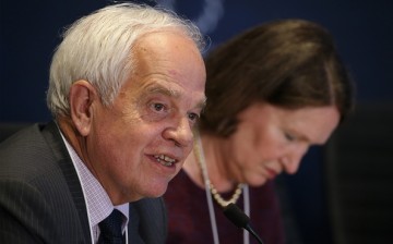 Newly appointed Canadian ambassador to China John McCallum (L)  expressed hopes of entering into deeper trade relations with Beijing.