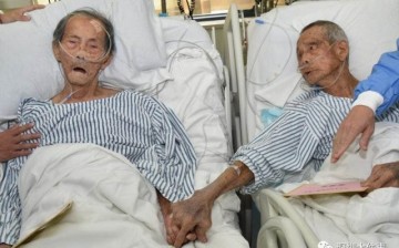Zhuang Shuifa, 88, and Lin Shuishou, 90, were comrades in arms during the Second World War.