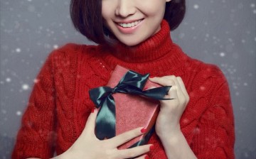 Late Yao Beina's Christmas photo.