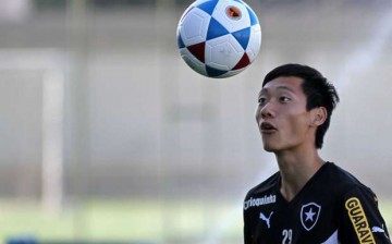 Tang Shi in training with Botafogo FC.