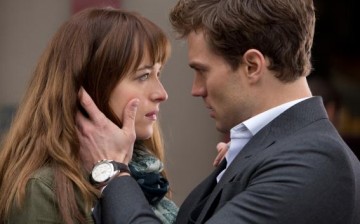 Dakota Johnson (L) and Jamie Dornan (R) 