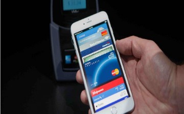 Apple makes a smart move in introducing Apple Pay to the Chinese market.