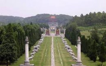 The Beijing Institute of Cultural Heritage exhumes massive tomb complex under suburban Beijing.