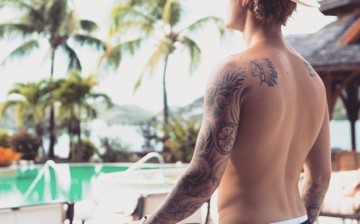 Justin Bieber Showing Off Sculpted Physique