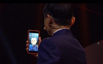 Alibaba's Jack Ma demonstrates 