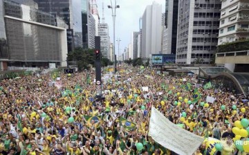 Brazilian protesters march against corruption