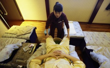 Masseuses grab the lead in receiving the highest salary among Chinese female 