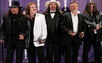 From Left to right: Gary Rossington, Billy Powell, Artimus Pyle, Ed King, Bob Burns