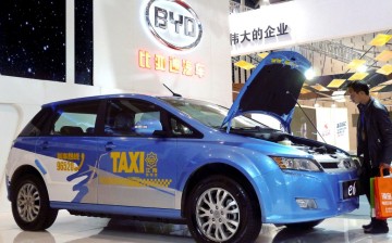 China's auto industry may fail to achieve the 10-year goals set by the government.