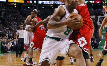  Stephon Marbury drives to the basket during an NBA playoff series game on April 28, 2009. 