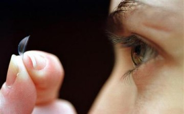 A recent study reveals contact lens wearers face the huge risk of getting eye infection or inflammation.