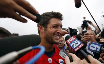 Tim Tebow showcased his athleticism and grasp of offense at the Eagles minicamp