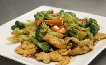 chicken and broccoli dish