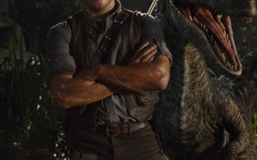 Jurassic World's Chris Pratt And Blue