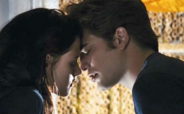 Robert Pattinson and Kristen Stewart