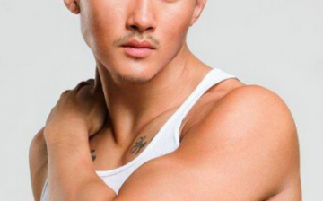 Korean model Justin Kim is the only Asian male contestant in 