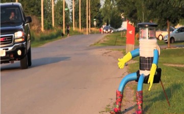 HitchBOT is a robot is hitchhiking across Canada.