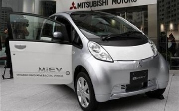 The Ministry of Industry and Information Technology said that more new energy vehicles are being produced and sold this year.