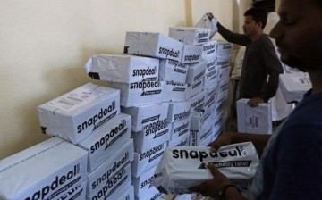 Indian e-commerce Snapdeal is set to receive financial backing from Foxconn, SoftBank and Alibaba.
