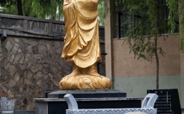 Found in the grounds of the Shaolin Temple is a statue of Buddhabhadra, the first abbot of the monastery.
