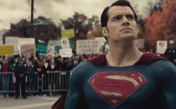 Henry Cavill is the Man of Steel in Zack Snyder's 