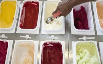 A photo showing several gelato flavors from Italy.