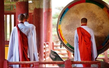 Featured in the image is the famous huge Korean traditional drum found in Bulguksa Temple.