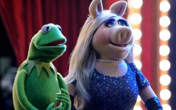 Kermit and Miss Piggy were placed in an awkward situation during their guesting at 