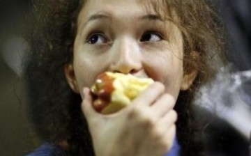Apples are the top fruit choice of most kids in the United States, but overall, only about 40 percent of American kids meet the recommended daily amounts of fruit.