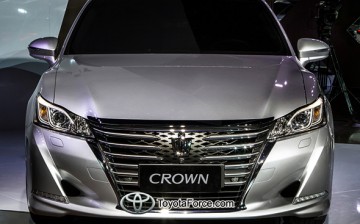 The 2016 Toyota Crown features the world's first creation Intelligent Transportation System (ITS).