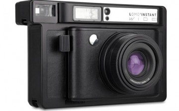 Lomo'Instant Wide camera is the first of its kind to use Fujifilm's Instax Mini film. 