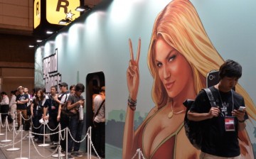 Fans fall in line to attend Rockstar's GTA V event.