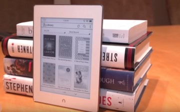 Nook GlowLight Plus e-reader is both waterproof and dustproof.