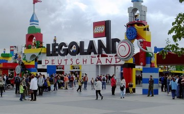 Legoland, a theme park franchise based on the Dutch toy, is set to open a branch in Shanghai.