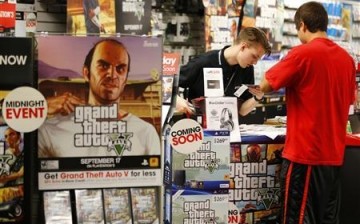 A fan seen buying games where GTA 5 is promoted.