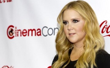 Amy Schumer held a press conference to publicize their movements against the possession of firearms.