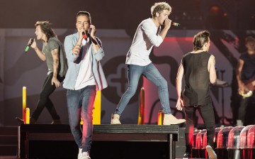 One Directioners Harry Styles, Liam Payne, Niall Horan and Louis Tomlinson deliver an electrifying performance.