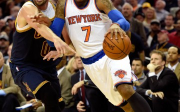 Cleveland Cavaliers' Kevin Love (L) and New York Knicks' Carmelo Anthony