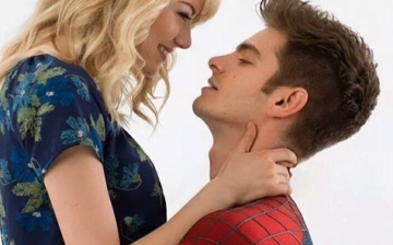 Emma Stone and Andrew Garfield in 'Amazing Spiderman' photo shoot