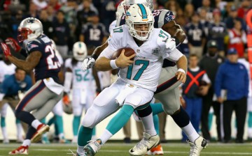 Miami Dolphins quarterback Ryan Tannehill (#17).