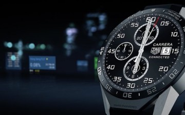 TAG Heuer Carrera Connected features a nice titanium case and runs under Android Wear software.