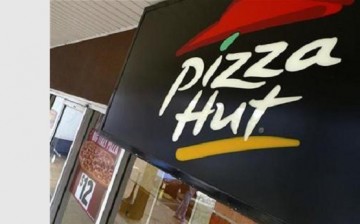 Picture shows a Pizza Hut restaurant in Virginia.