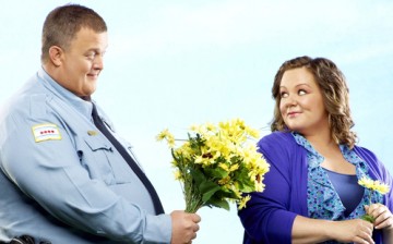 Billy Gardell and Melissa McCarthy star in the TV show 