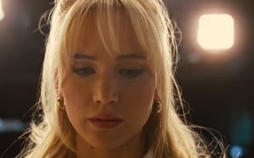 Jennifer Lawrence stars in an inspiring film slated for a Christmas Day release.