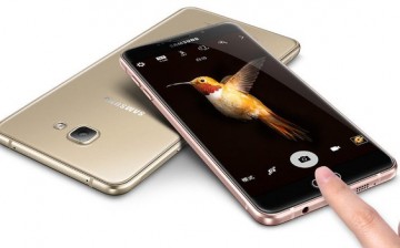 Samsung Galaxy A9 features a 4000 mAh battery, a fingerprint scanner, and support for Samsung Pay mobile payments.