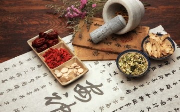 The government is throwing support to China's traditional medicine industry.