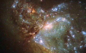 This image, taken with the Wide Field Planetary Camera 2 on board the NASA/ESA Hubble Space Telescope, shows the galaxy NGC 6052, located around 230 million light-years away in the constellation of Hercules.
