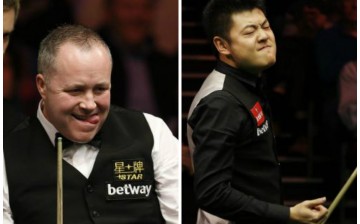 2016 Dafabet Snooker Masters first round (from L to R): Scotland's John Higgins and China's Liang Wenbo.